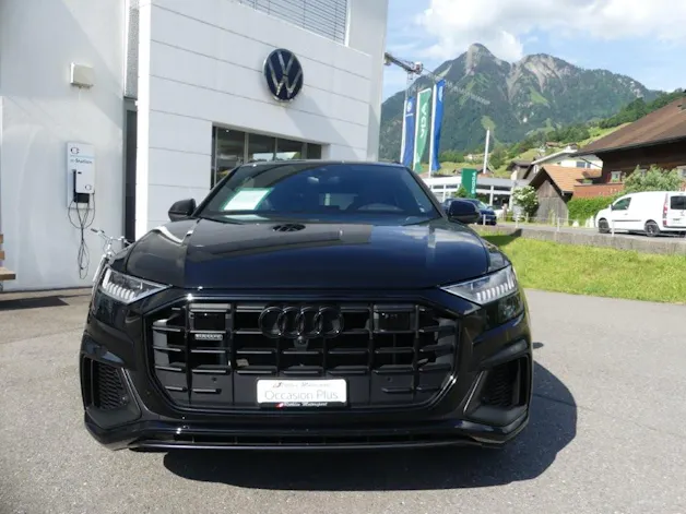 Audi Q8 55 TFSI quattro tiptronic