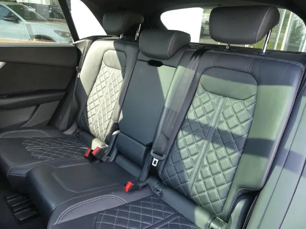 Audi Q8 55 TFSI quattro tiptronic