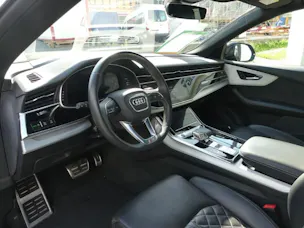 Audi Q8 55 TFSI quattro tiptronic