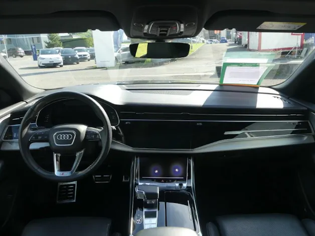 Audi Q8 55 TFSI quattro tiptronic