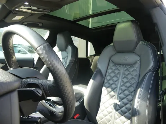 Audi Q8 55 TFSI quattro tiptronic