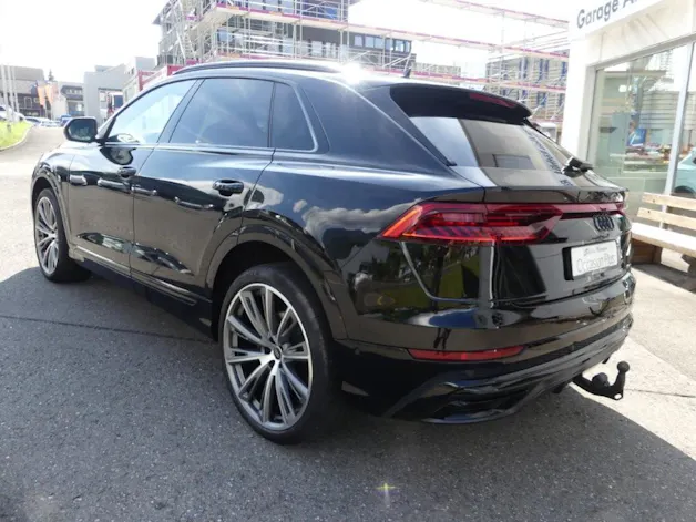 Audi Q8 55 TFSI quattro tiptronic