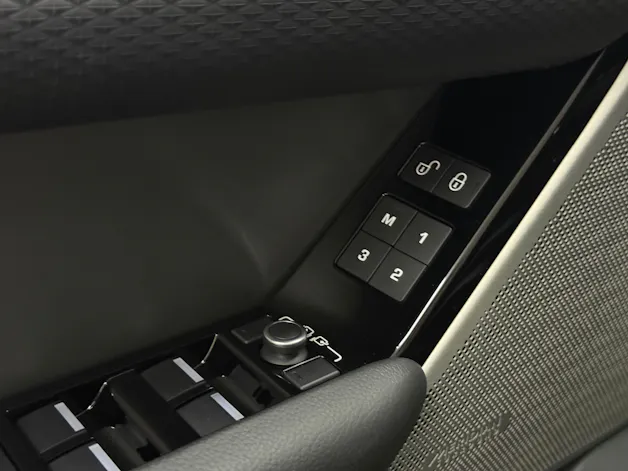 Land Rover Range Rover Velar R-Dynamic P 250 SE Automatic