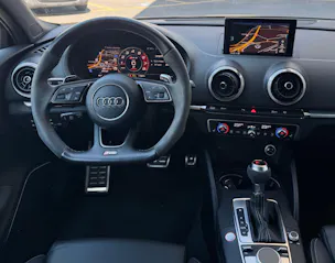 Audi RS3 Limousine 2.5 TSI quattro S-tronic