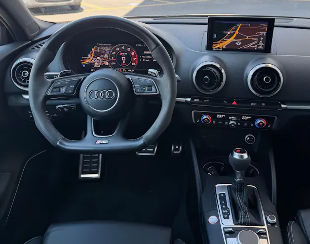 Audi RS3 Limousine 2.5 TSI quattro S-tronic