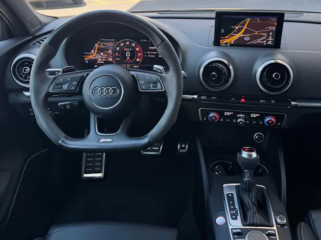 Audi RS3 Limousine 2.5 TSI quattro S-tronic