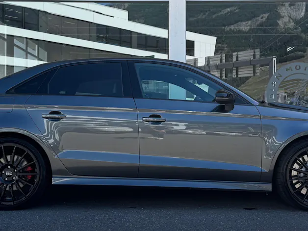 Audi RS3 Limousine 2.5 TSI quattro S-tronic