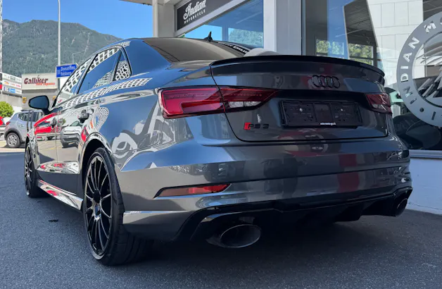 Audi RS3 Limousine 2.5 TSI quattro S-tronic