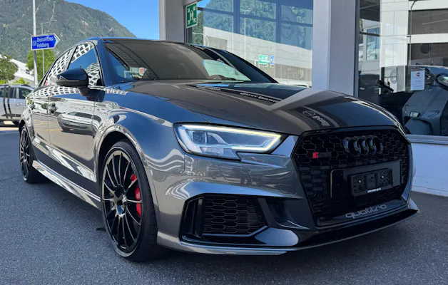 Audi RS3 Limousine 2.5 TSI quattro S-tronic
