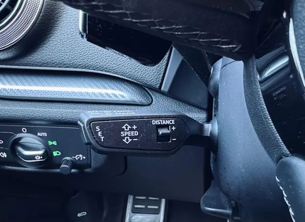 Audi RS3 Limousine 2.5 TSI quattro S-tronic
