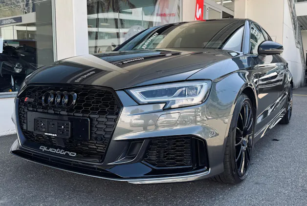 Audi RS3 Limousine 2.5 TSI quattro S-tronic