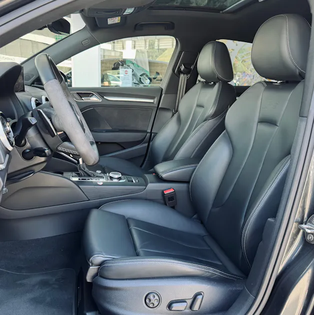 Audi RS3 Limousine 2.5 TSI quattro S-tronic