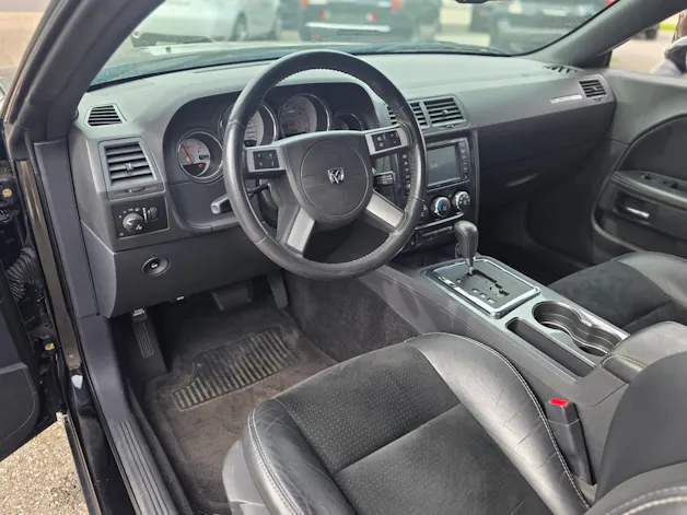 Dodge USA Challenger 6.1 HEMI SRT8