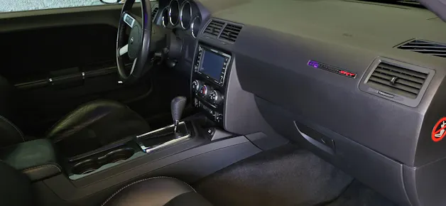 Dodge USA Challenger 6.1 HEMI SRT8