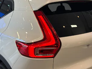 Volvo XC40 2.0 B3 MH Plus Dark