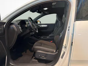 Volvo XC40 2.0 B3 MH Plus Dark