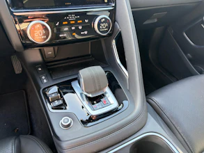https://vehicle.imgix.net/4334119/a68f3094-adc4-447d-932b-0410cf39c16d.jpg