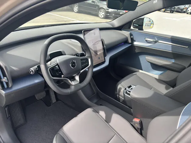 Volvo EX30 CC E60 Twin Performance AWD