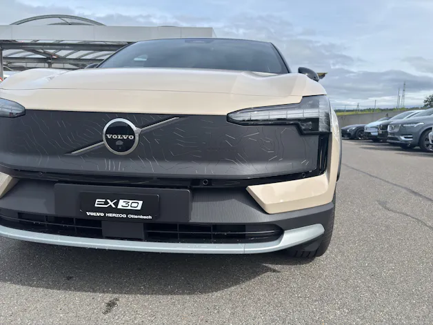 Volvo EX30 CC E60 Twin Performance AWD