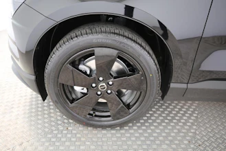 https://vehicle.imgix.net/4334190/abae42a0-8d46-43cc-82b6-c91e3bd2ac0a.jpg