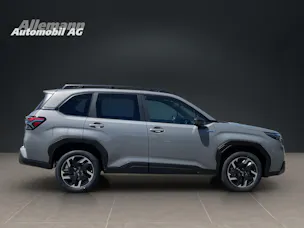Subaru Forester Station 2.0i e-Boxer Swiss Plus