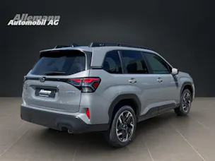Subaru Forester Station 2.0i e-Boxer Swiss Plus