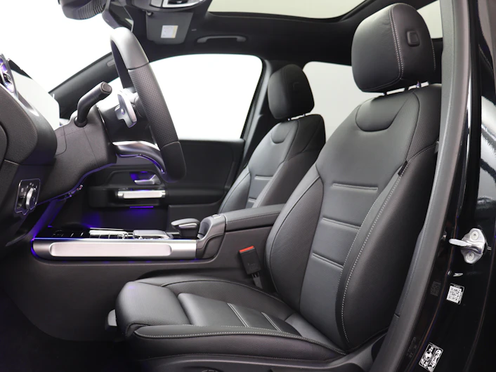 Fahrzeugbild MERCEDES-BENZ EQB 350