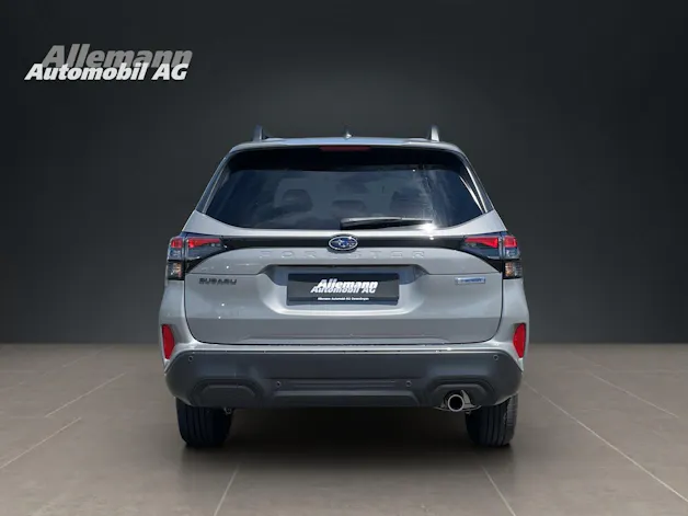 Subaru Forester Station 2.0i e-Boxer Luxury