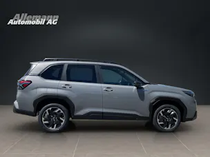 Subaru Forester Station 2.0i e-Boxer Luxury