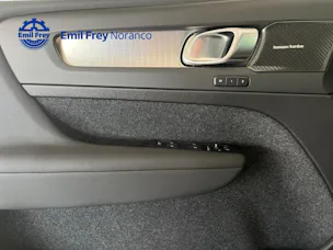 VOLVO XC40 2.0 B3 MH Plus Dark