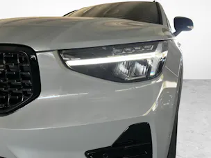 VOLVO XC40 2.0 B3 MH Plus Dark