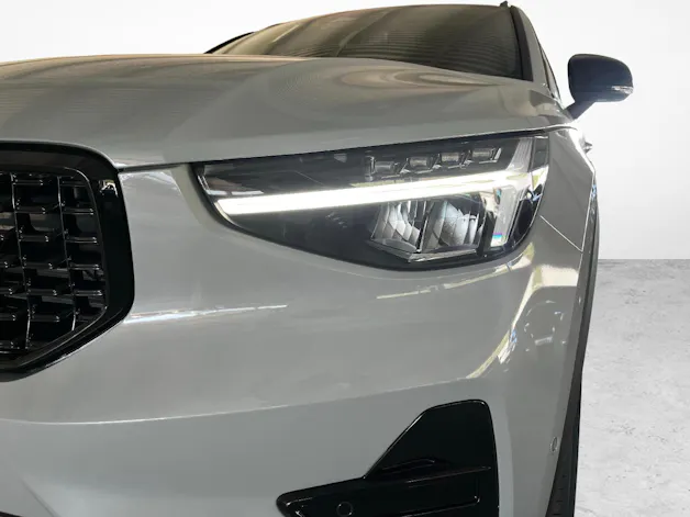 VOLVO XC40 2.0 B3 MH Plus Dark