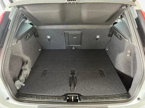 Fahrzeugbild VOLVO XC40 2.0 B3 MH Plus Dark