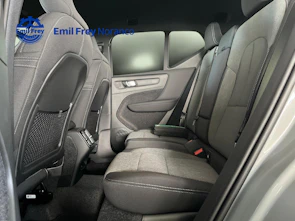 Fahrzeugbild VOLVO XC40 2.0 B3 MH Plus Dark