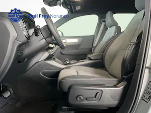VOLVO XC40 2.0 B3 MH Plus Dark