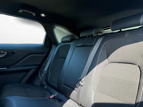 immagine del veicolo JAGUAR F-Pace 2.0 D 180 90YRS Celebration Edition AWD