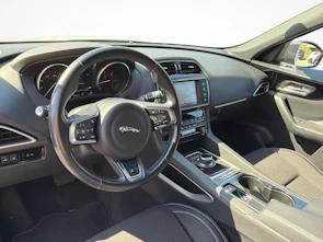 immagine del veicolo JAGUAR F-Pace 2.0 D 180 90YRS Celebration Edition AWD