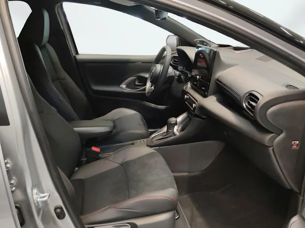 Toyota Yaris 1.5 VVT-i HSD GR Sport