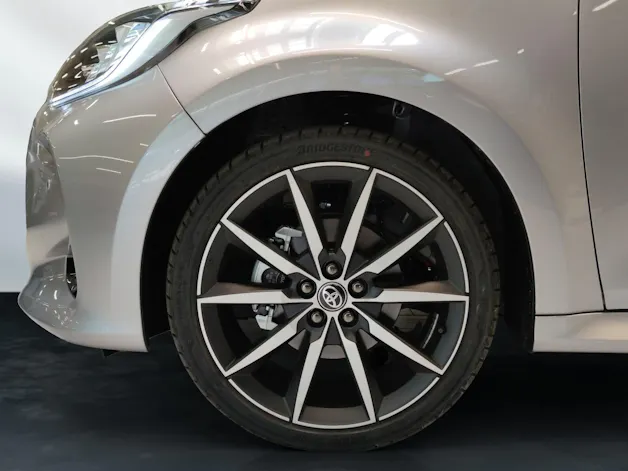 Toyota Yaris 1.5 VVT-i HSD GR Sport