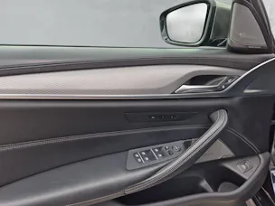 BMW M550i xDrive (CH)
