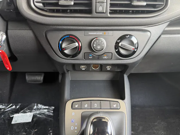 Hyundai i10 1.2 Amplia Aut.