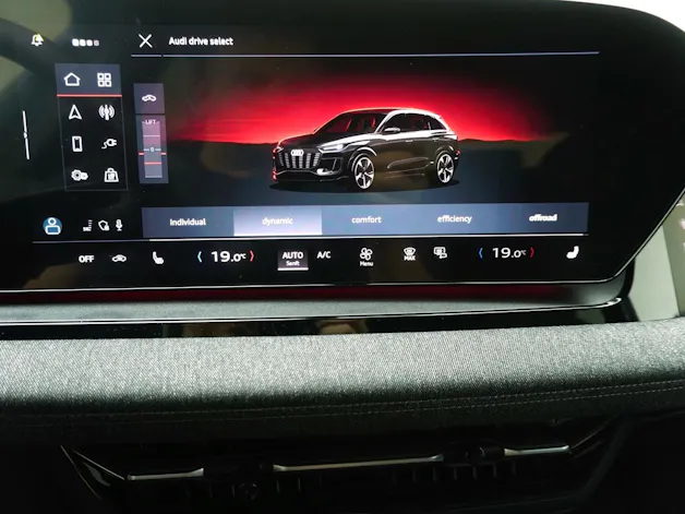 Audi Q6 e-tron S line quattro
