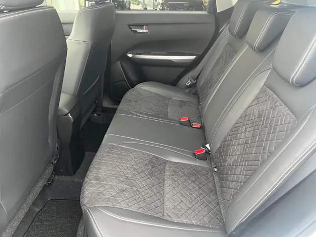Suzuki Vitara 1.4 T Sakura Top Hybrid 4x4