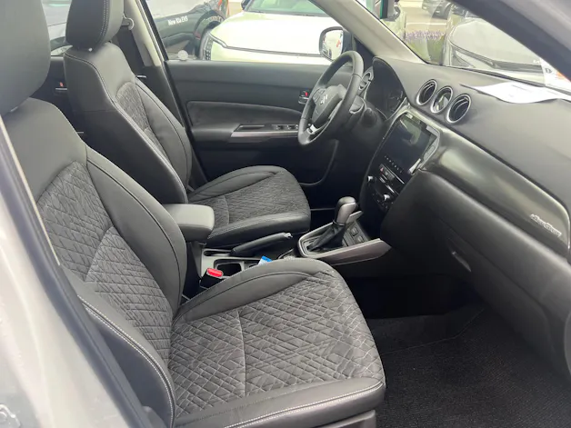Suzuki Vitara 1.4 T Sakura Top Hybrid 4x4