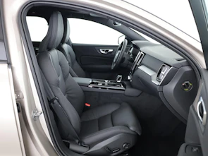 Fahrzeugbild VOLVO V60 2.0 T6 TE Ultra Dark eAWD