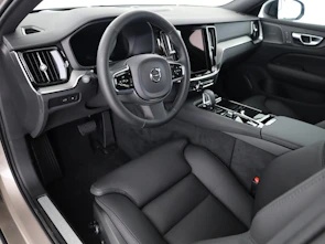 Fahrzeugbild VOLVO V60 2.0 T6 TE Ultra Dark eAWD