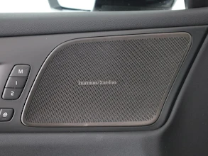 https://vehicle.imgix.net/4334545/f9b66728-eb5b-481e-a844-0e4dc45f42ea.jpg