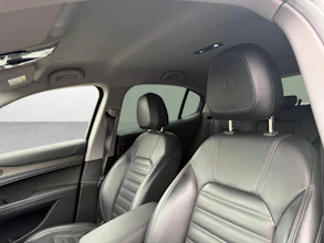 https://vehicle.imgix.net/4334564/b1043c73-bd2c-4d04-91a9-f64a931c9e68.jpg