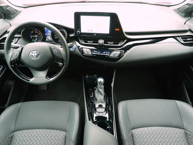 Toyota C-HR 2.0 VVTi HSD Trend