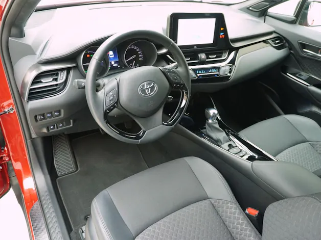 Toyota C-HR 2.0 VVTi HSD Trend